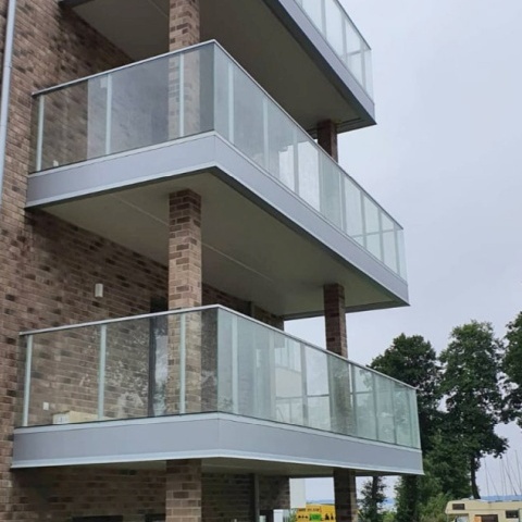 Berėmės karkasinės balkonų sistemos, gamintoja Lenkija