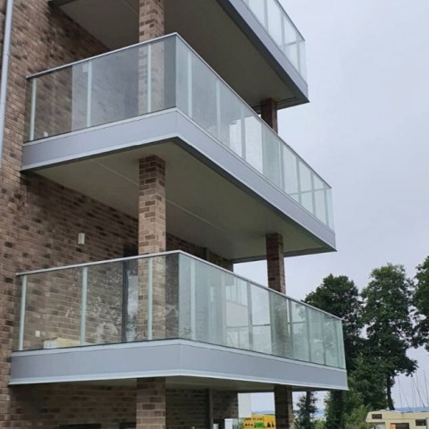 Berėmės karkasinės balkonų sistemos, gamintoja Lenkija