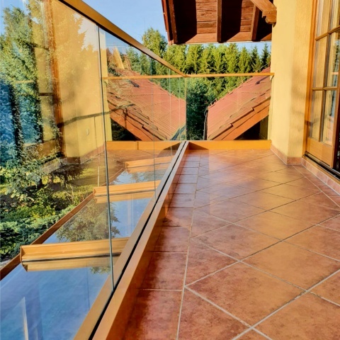 Berėmės karkasinės balkonų sistemos, gamintoja Lenkija